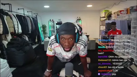 Alphonso Davies' reaction to Jamal Musiala's horror injury