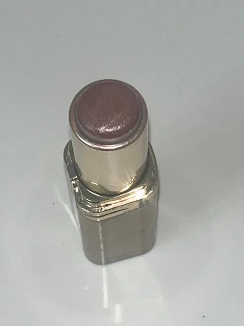 hep me find my late grandma’s lipstick shade?