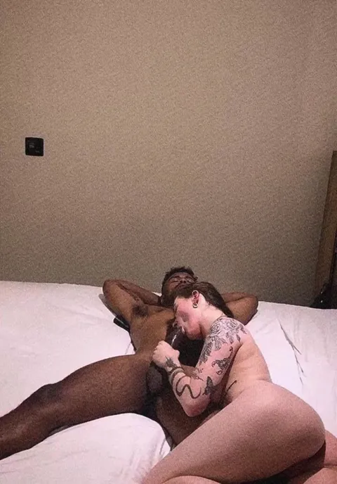 everything about this is perfect and romantic af 💝