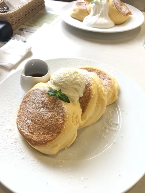 Soufflé Pancakes [I ate] in Japan!