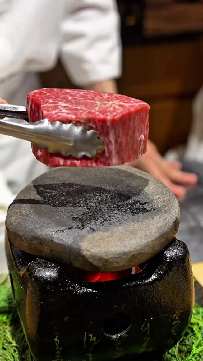 Exquisite and luxurious Japanese cuisine