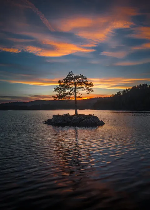 “Hope” — Sunset at lake Vegaar, Norway [OC] [1080x1512]