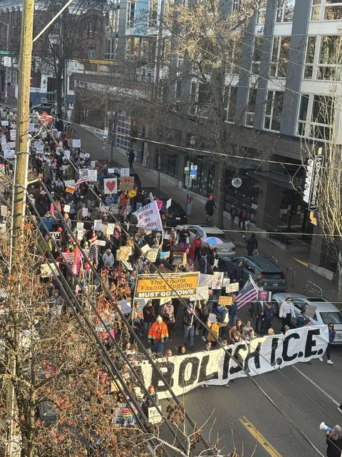 [OC] Seattle 2PM anti-Trump anti-ICE walkout marching through Capitol Hill