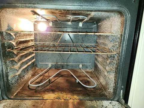 Before-and-after of my disgusting oven