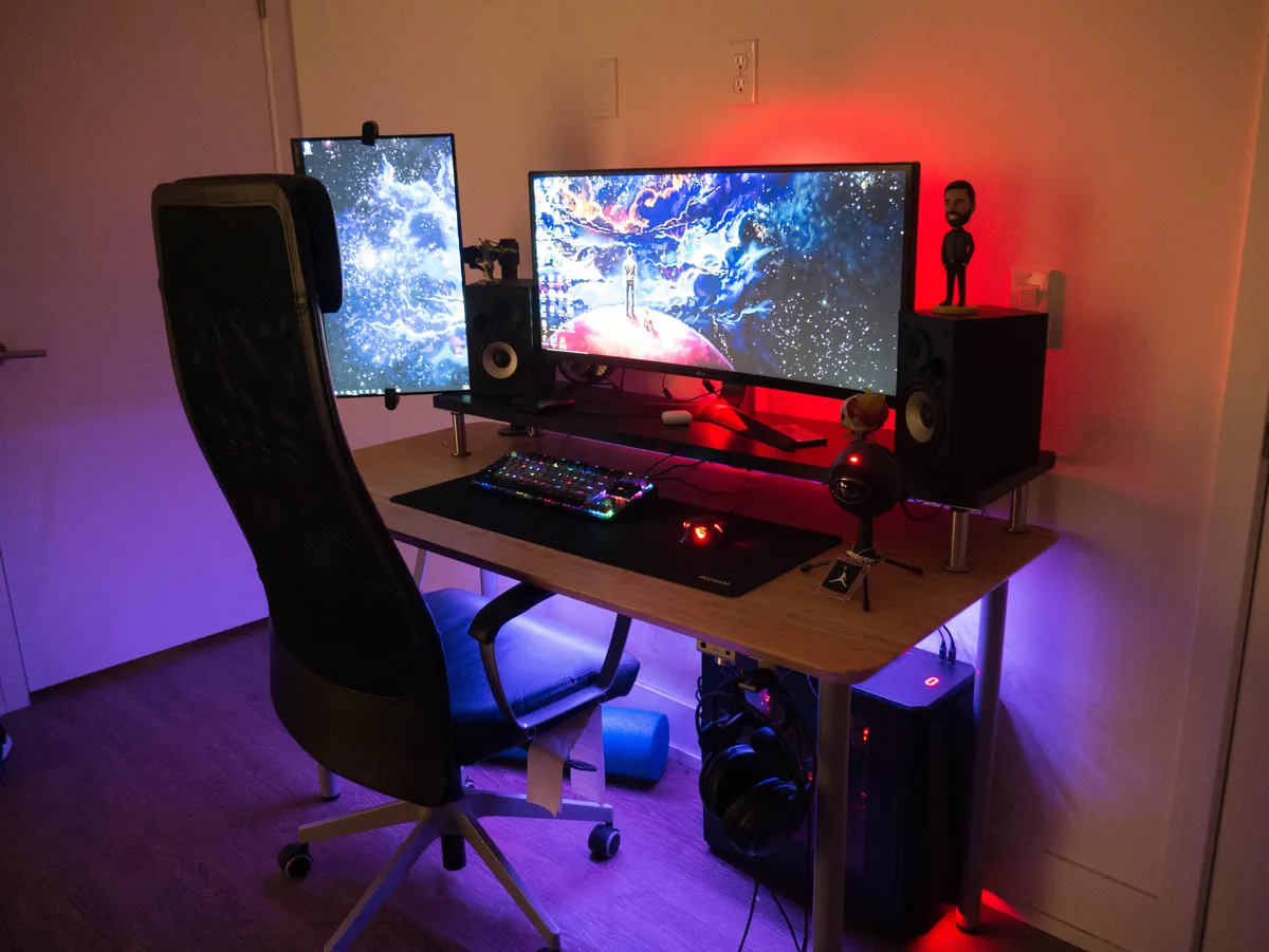 Let's pretend I didn't throw everything onto my bed for this picture