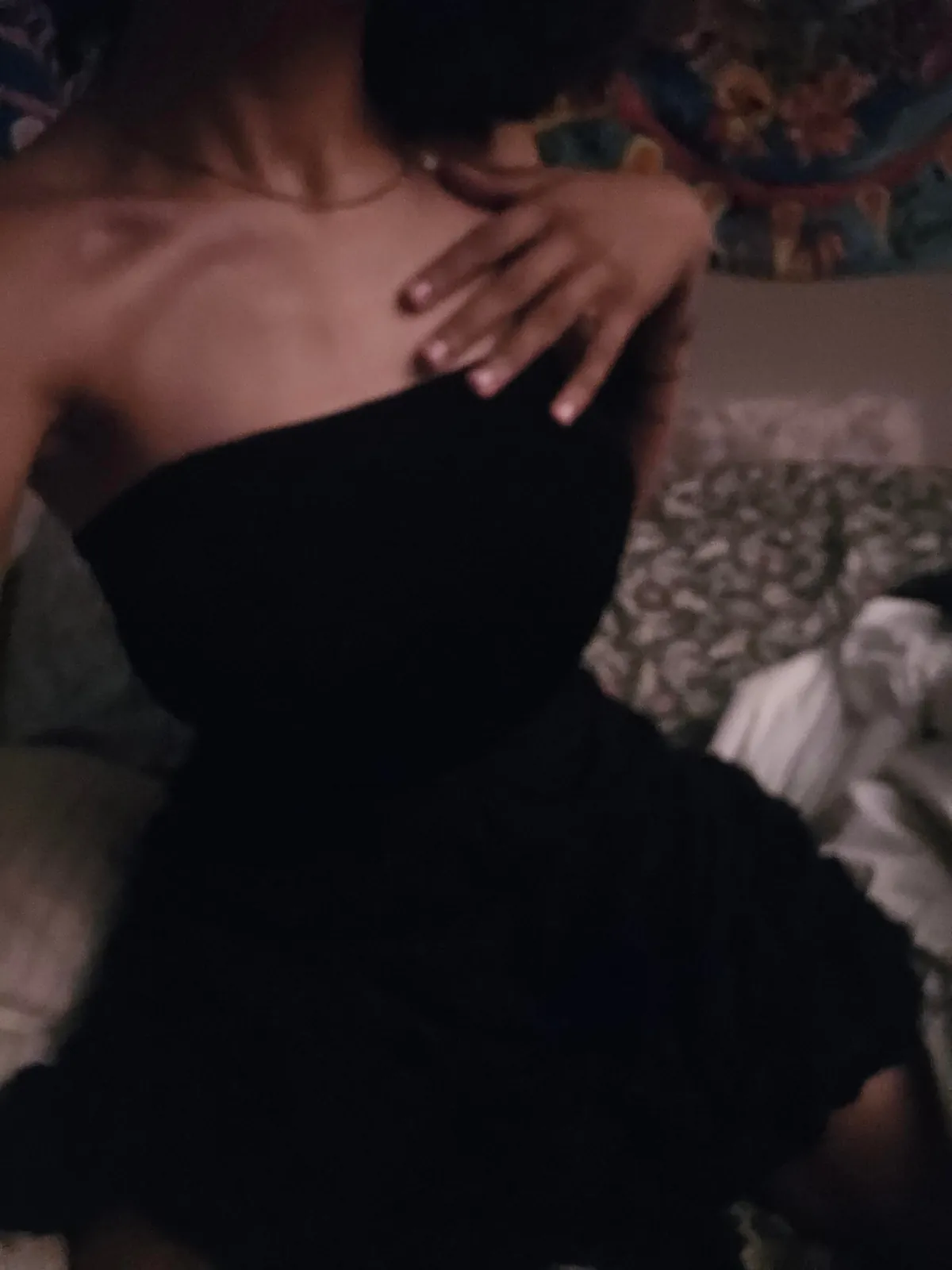 (22f) taking my dress off slowwwlyyy