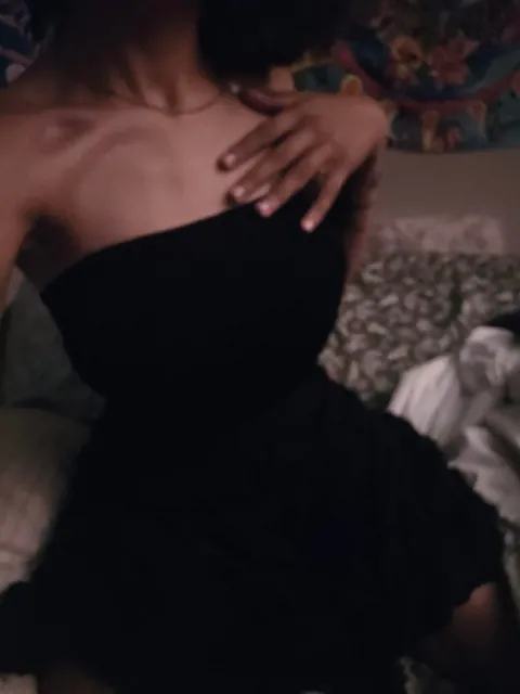 (22f) taking my dress off slowwwlyyy
