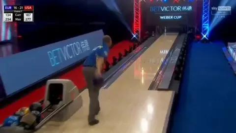 Bowler's thumb gets stuck in his bowling ball (SFW)