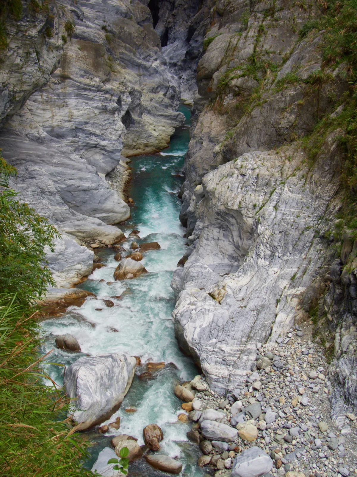 Taroko Gorge, Taiwan [OC] [3605x4806]