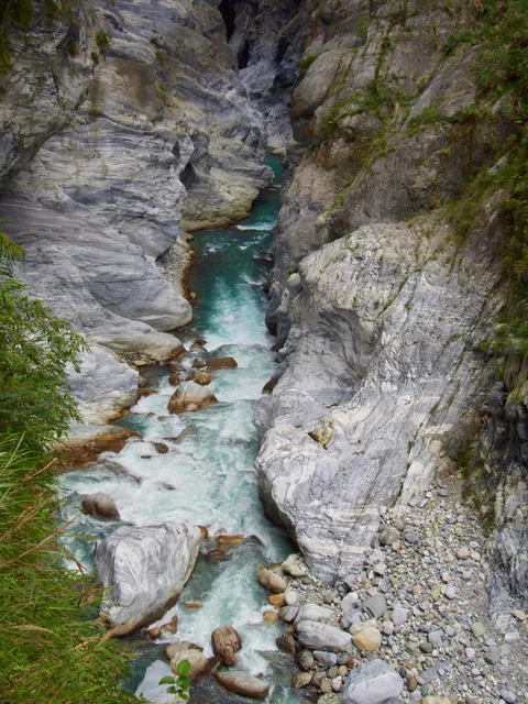 Taroko Gorge, Taiwan [OC] [3605x4806]