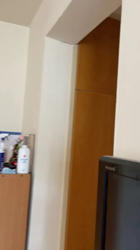 We’re moving out and we moved out mattress to the hallway.. within 5 minutes this happened..