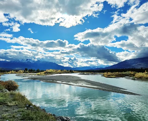 A Gateway to Paradise - Jasper, Canada (OC) (3644x3000)