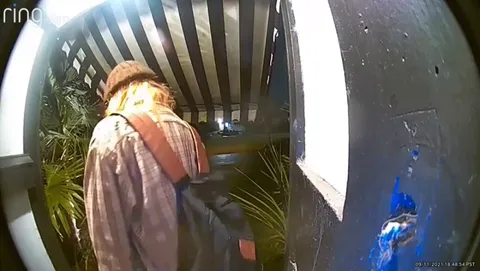 My parents are away this week. They got hit by ‘Reverse Porch Pirates’