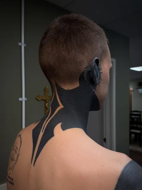 Healed neck by Emma Wallis, Southampton Uk