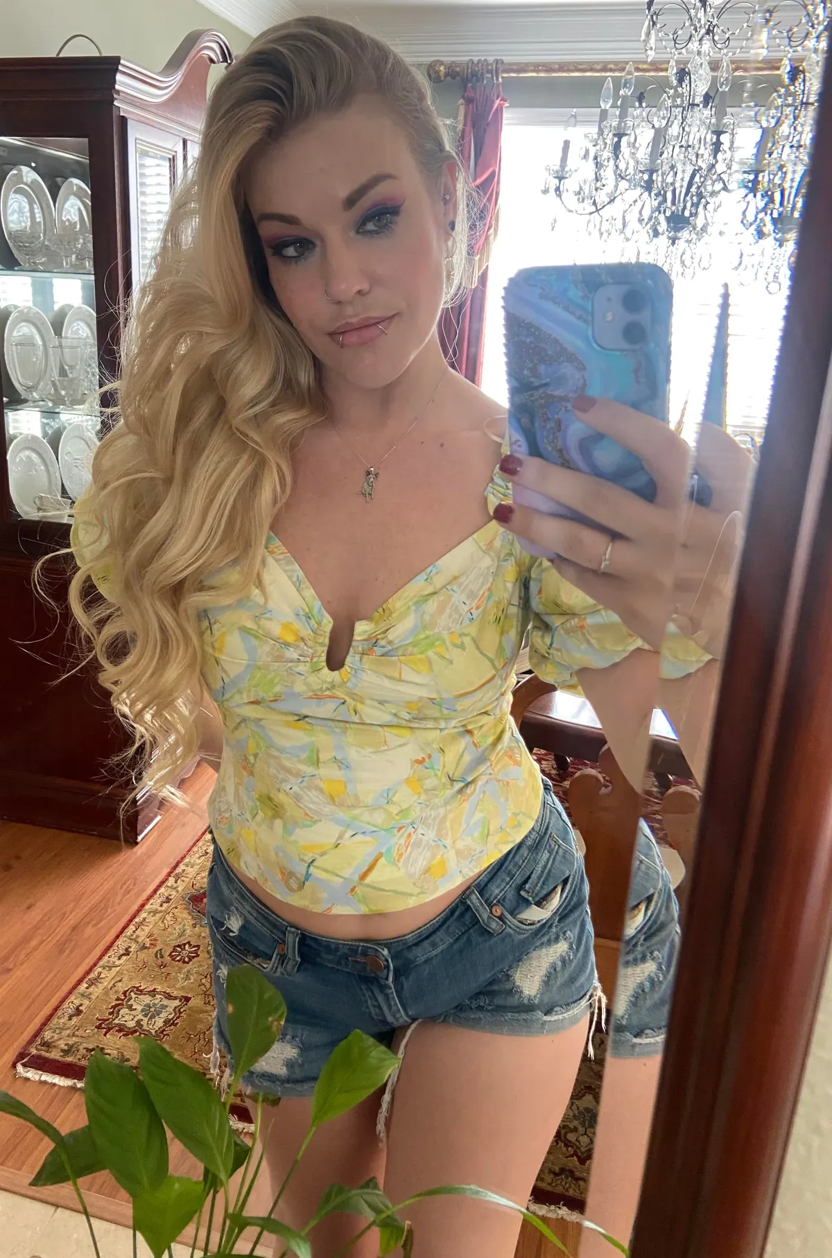 i’m bored. i’m lonely. too desensitized. need stimulation.