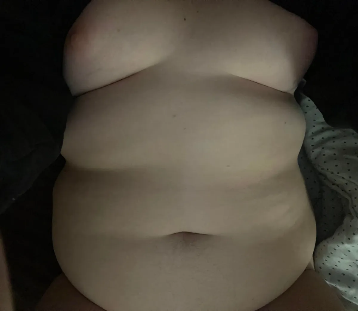 The face, the body, then the pussy :)