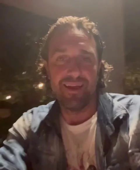 Luca Toni joking with Pep Guardiola at a dinner: "You ruined football with the False 9, I couldn't find a team for 4 years."