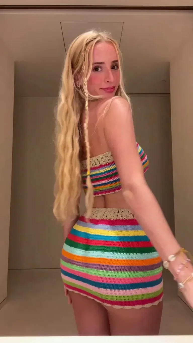 I think booty skirts are in season now - they definitely look good on these buns