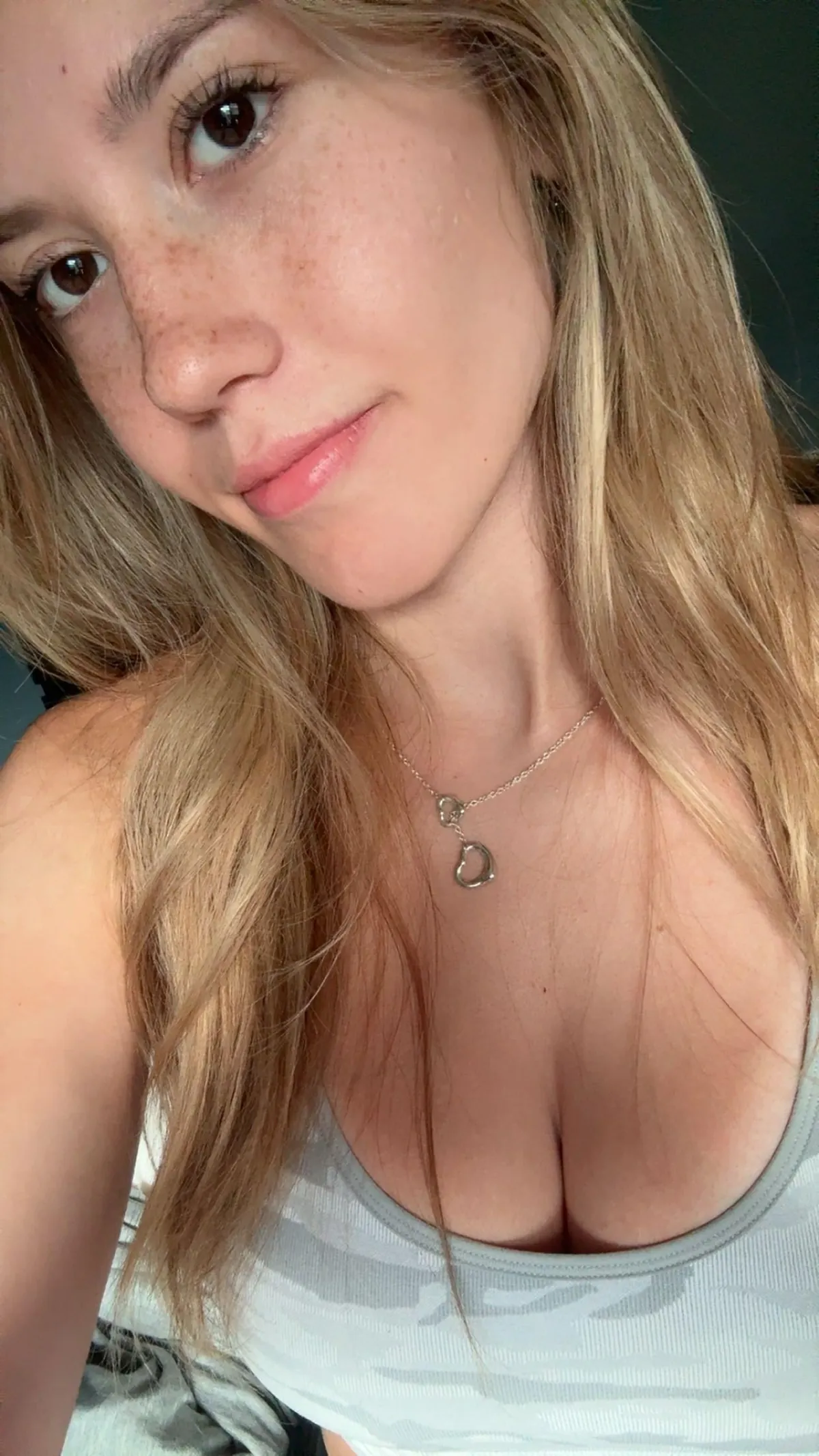 Am i hot or cute? 18F