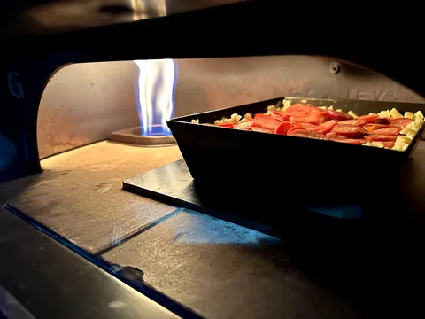 [Homemade] Sweet Chinese Sausage and Peppers Detroit Style Pizza