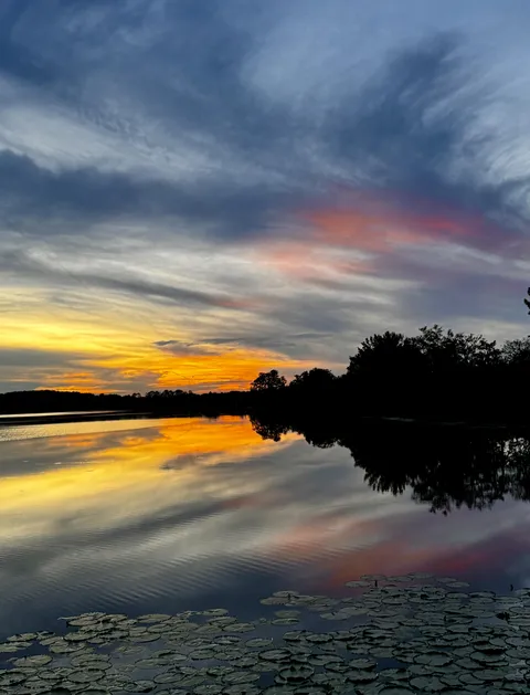 This sunset reflection