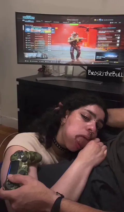 How I keep busy in the pre-game lobbies 🎮