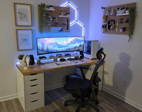 Finally got an ultrawide! WFH &amp; Gaming Battlestation!