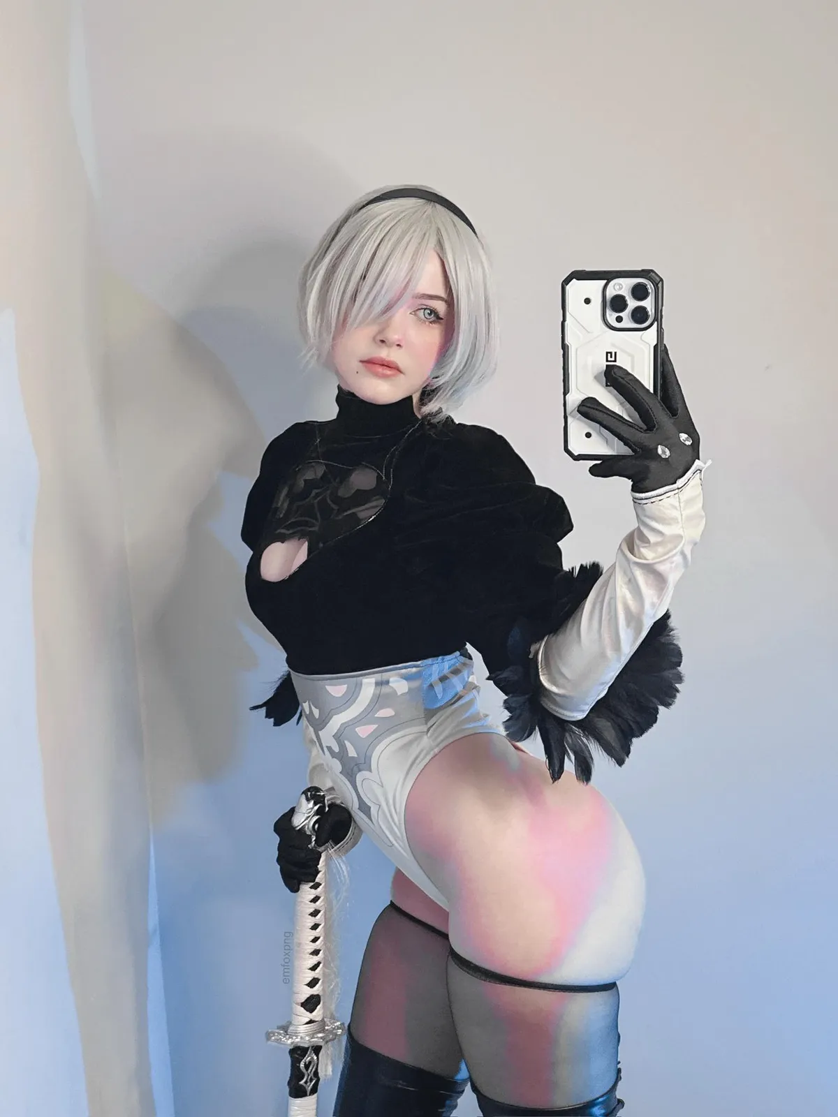 2B Nier: Automata by Emfox