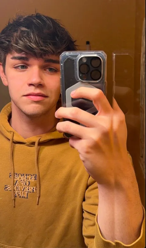 (20, 6’4) first time posting here 🫣