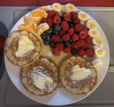 [I ate] Pancakes with Mixed Fruits and Maple Syrup