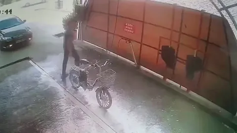 Washing bicycle