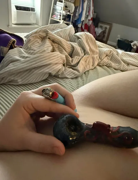 Should we smoke weed and hold hands???? (F)