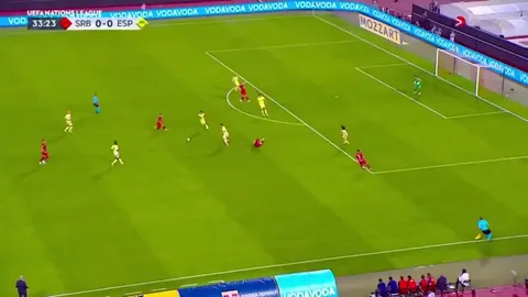 Luka Jovic chance vs Spain 33'