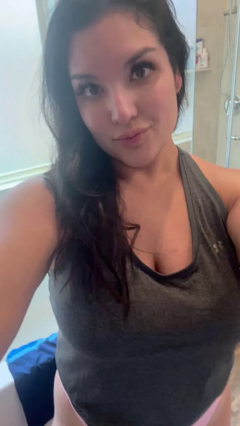 Start your day with a tour of my milf bod