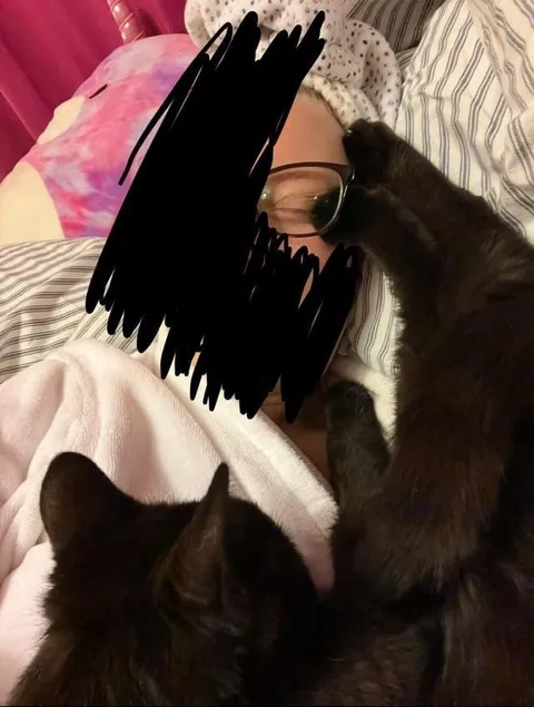 Toblerone was returned to the shelter for being “too needy”, but we love his neediness🖤