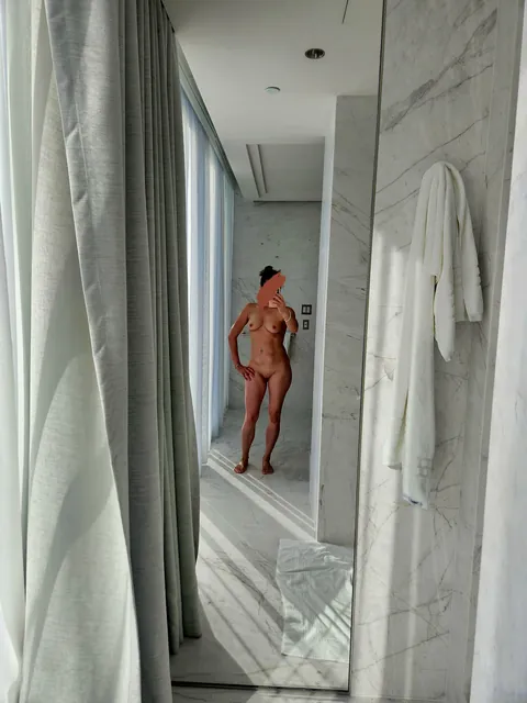 I do love the Miami sun. 42 f 130lbs 5'3"