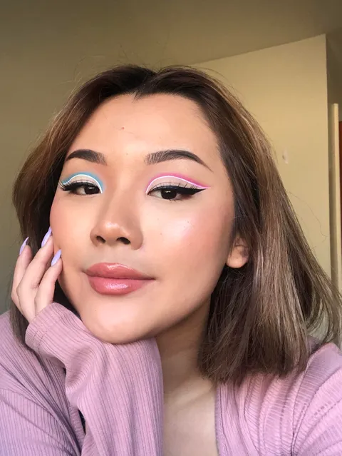 cotton candy graphic liner