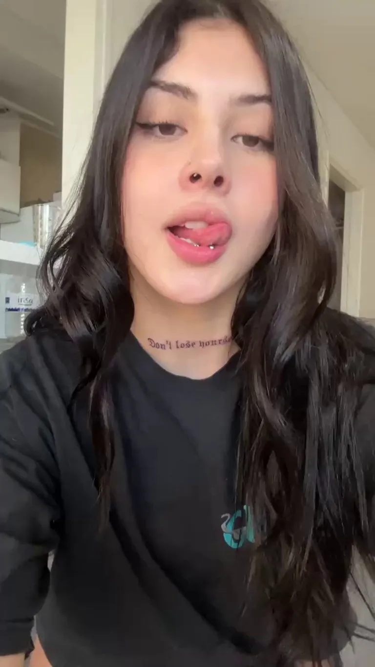 If I was your pretty roommate would you fck me often