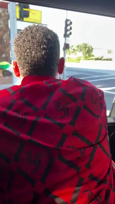 Neymar buying Brazil jersey off vendors by Sofi Stadium