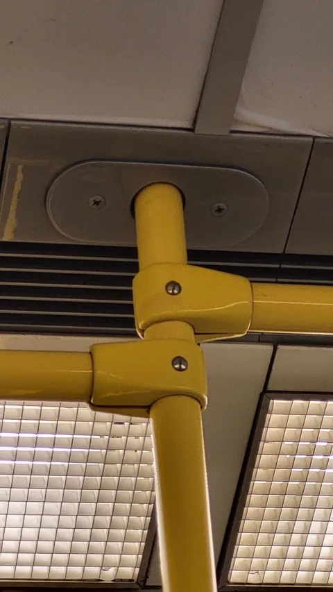 Please tell me Im not the only one whos seeing this??