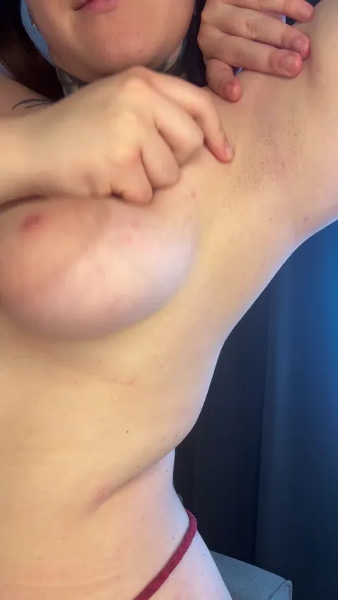 say "YES" and i’ll fill your inbox with 22 of my hottest nudes