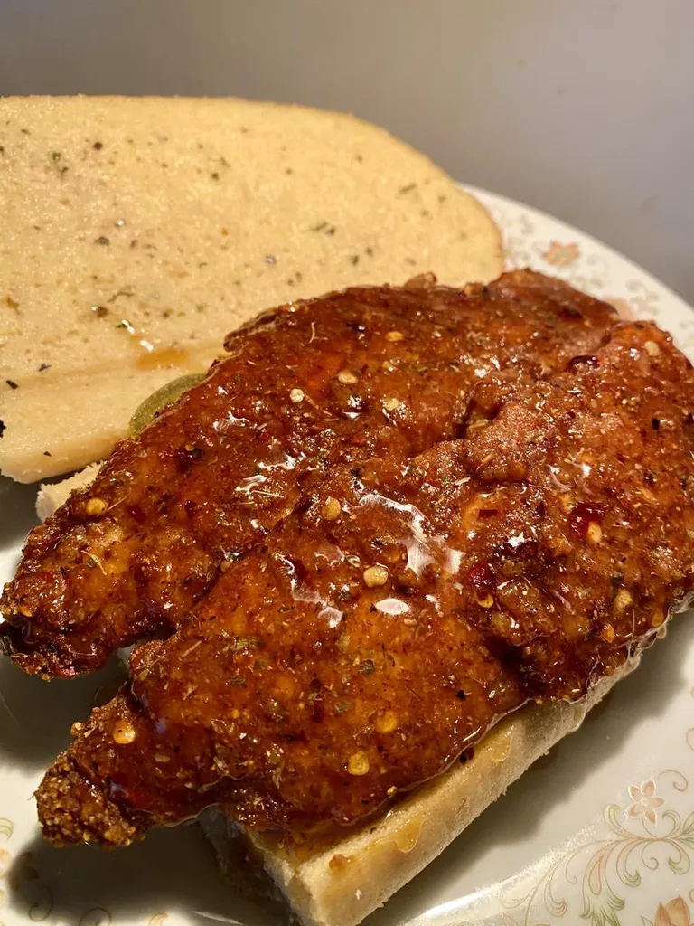 [Homemade] Hot Honey Chicken in Garlic Bread
