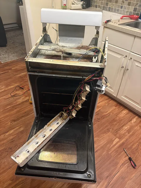 Just took the whole oven apart only to realize I was just wrong about how “broil” works