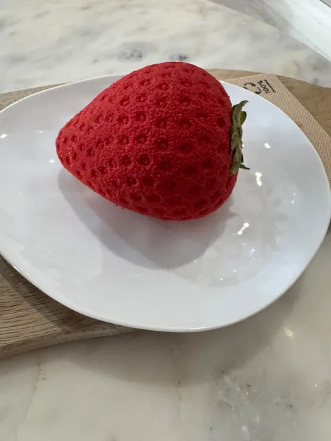 [i ate] strawberry entremet