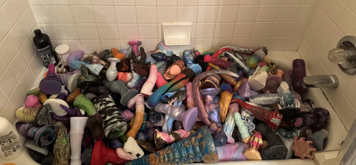 I have a bathtub of stuff to be cleaned. I think it’s too much lmao