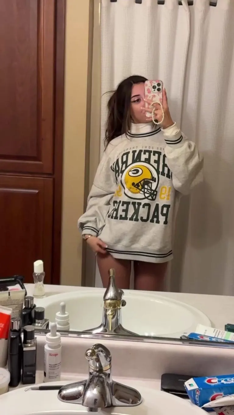 5’1 &amp; built for cum😋