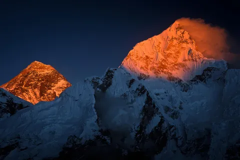 Mt.Everets amd Nuptse | Nepal [OC][1900x1267]