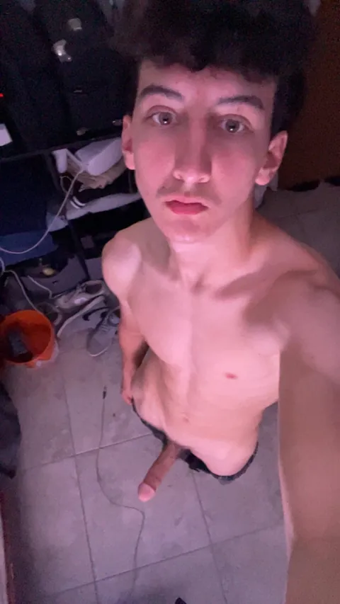 18 straight I’m insecure:(