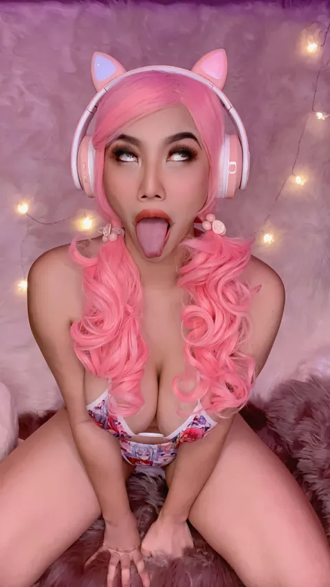 lets game and chill...what we playing?