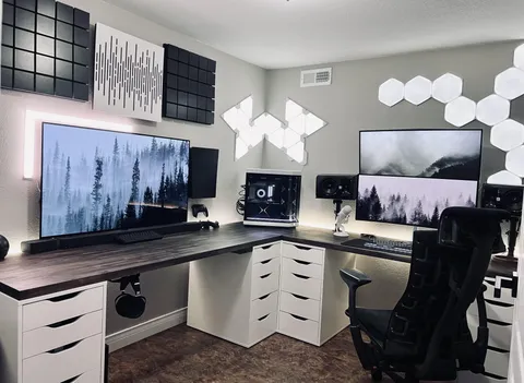 Clean lines, cool temps, and a 5090 under the hood